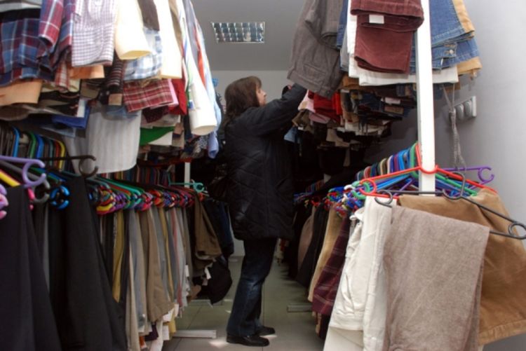Skočio promet u second hand radnjama: Kupuju i polovni donji veš