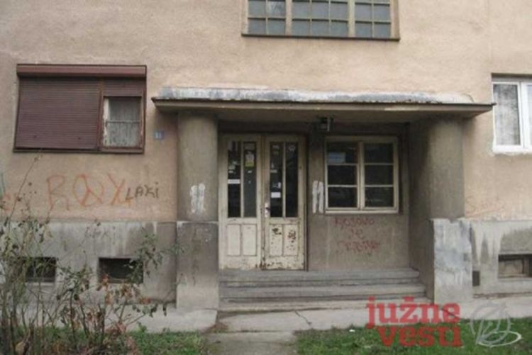 Strava u Nišu: Zaklali i objesili psa