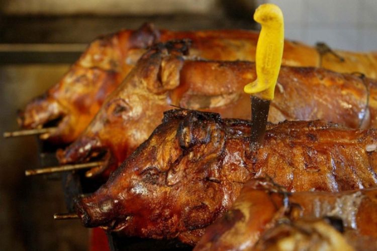 Umjesto dočeka, u Zvorniku pečena prasad i paketići
