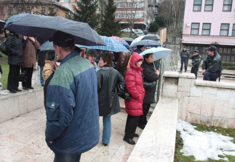 Ni korak ka zakonu o uvezivanju staža