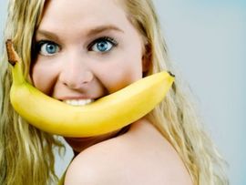 Izbijelite zube korom od banane