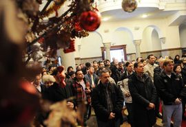 Pravoslavni vjernici širom BiH proslavili Božić: Praznik praštanja ...