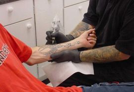 Dermatolozi upozoravaju na opasnost od tetovaža