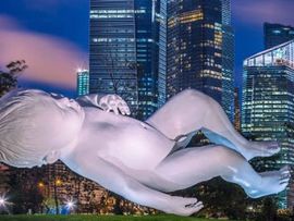 Singapur: Statua bebe od sedam tona
