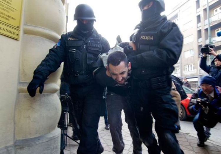 Anel Ćemo ubio policajca zbog oduzete vozačke dozvole?