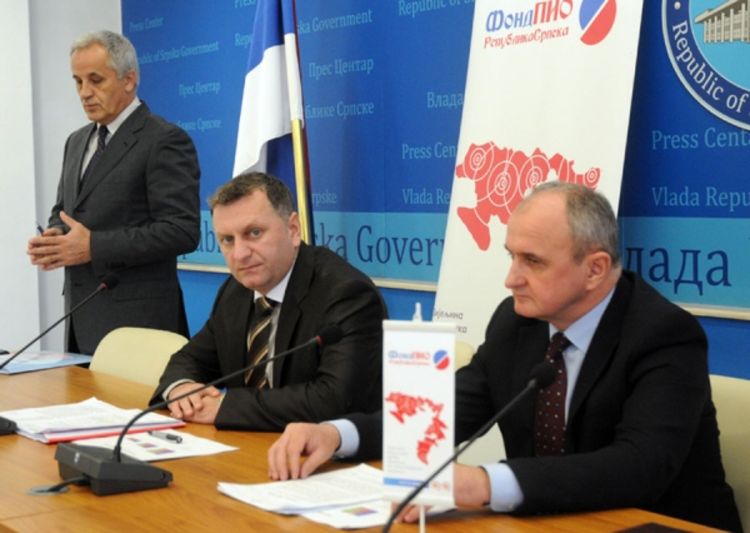 Penzije isplaćene prije Božića