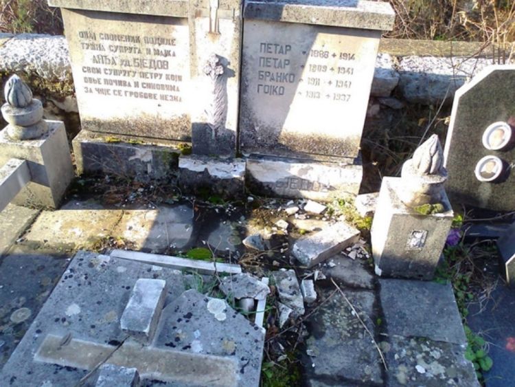 Maloljetnici oskrnavili pravoslavno groblje u Kninu