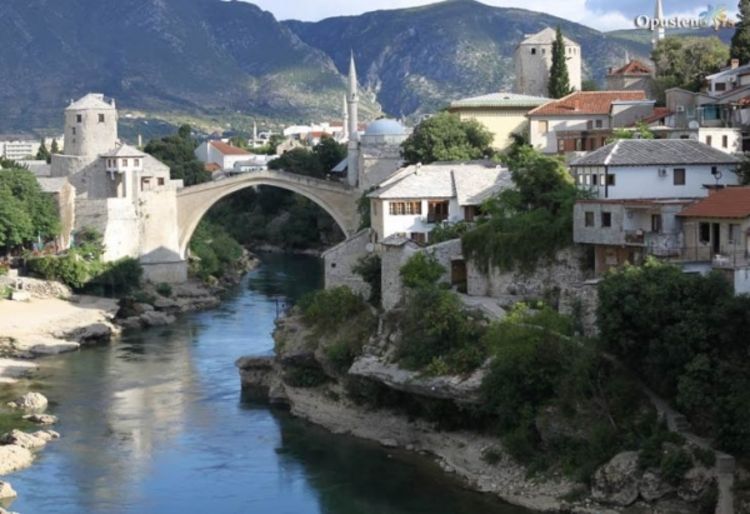 Ubio se skokom sa Starog mosta