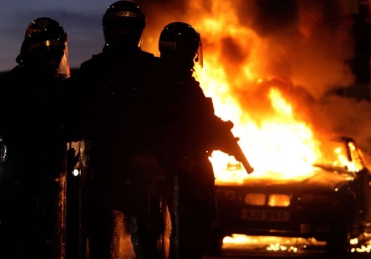 Povrijeđeno 29 policajaca