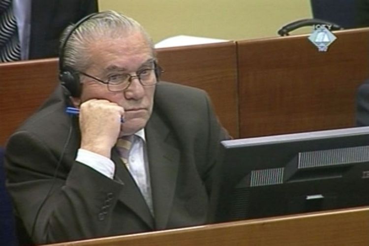 General Gvero sposoban da prati postupak