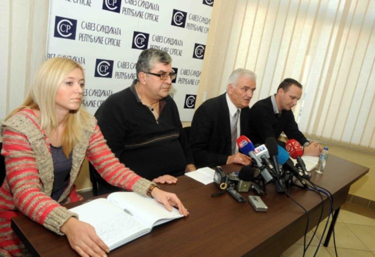 Sindikalci zamrznuli štrajk u RS