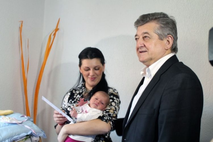 Poklon prvorođenoj bebi u Bijeljini