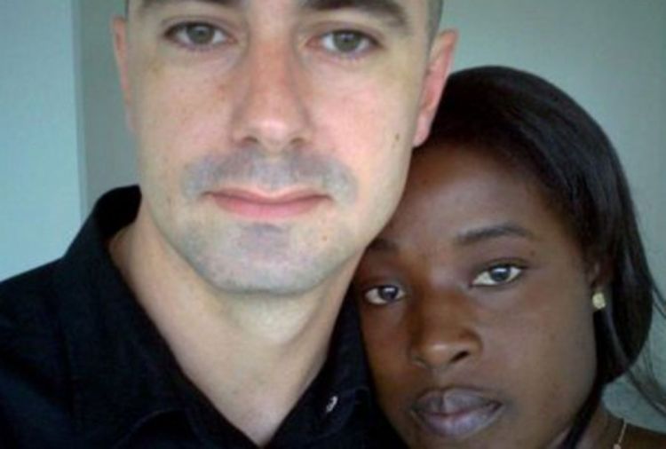 Muž htio da je ostavi zbog nove afričke romanse, žena ga drogirala, gušila krpom, pa ubila burgijom