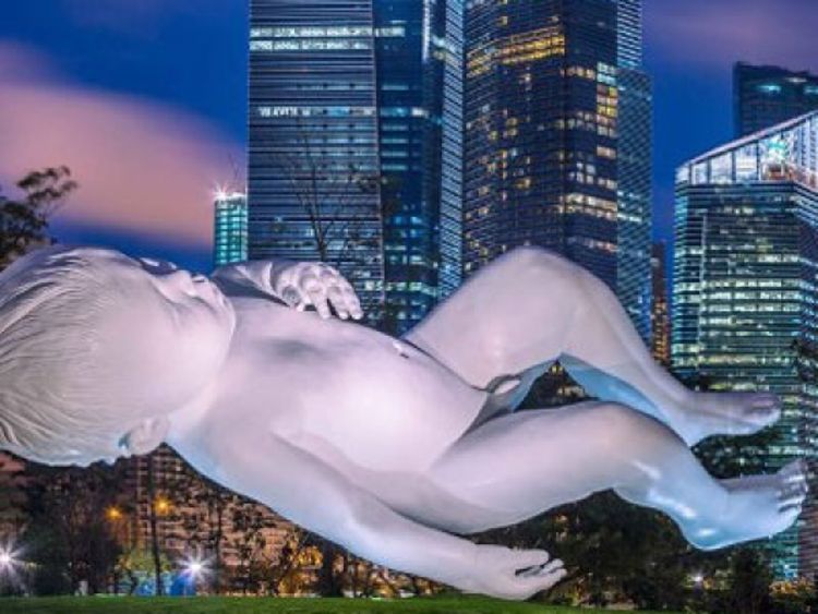 Singapur: Statua bebe od sedam tona