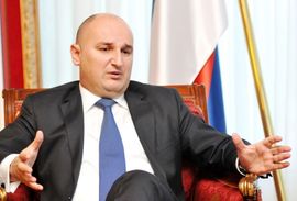 Aleksandar Džombić: Lažima žele oslabiti RS