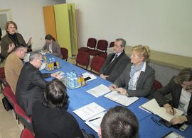 Pokisli čekaju pomoć