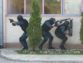 Pogledajte fotografije uhapšenih vojnih policajaca Petog korpusa ...