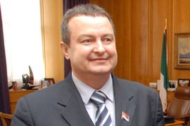 Dačić bezbjedno sletio u Beograd