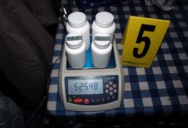 Pronađeno kilogram kokaina, četiri lica uhapšena