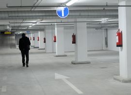 Garaža u Banjaluci zjapi prazna