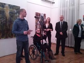 Otvorena prodajna izložba za oboljelu slikarku