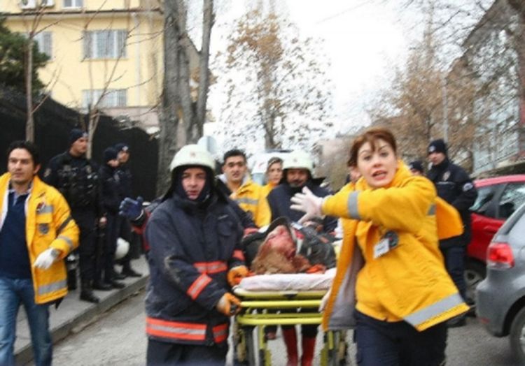 U eksploziji ispred ambasade SAD poginule dvije osobe