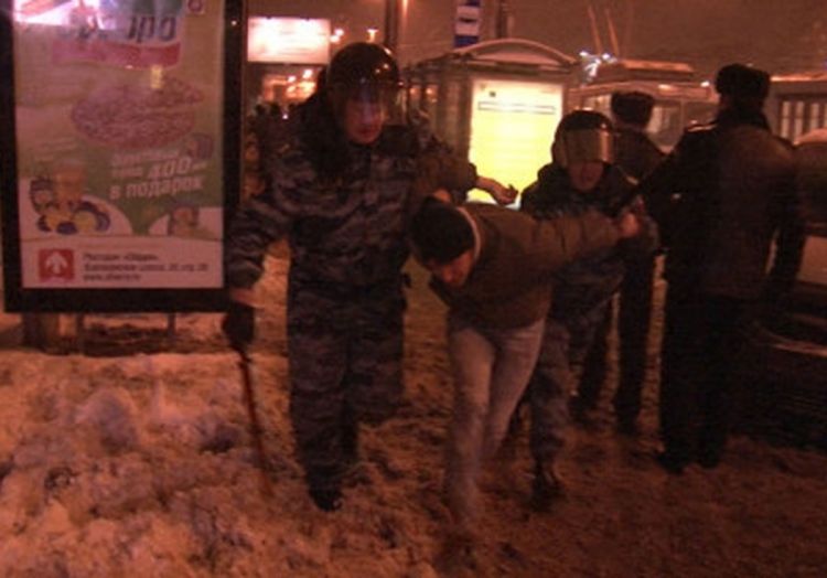 Haos na ulicama Moskve: Tuča navijača i policije
