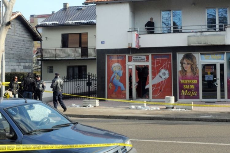 Banjaluka: Geleri uništili  kladionicu i vozila