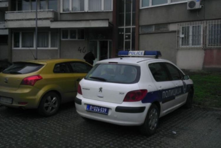 Mladić zadavio djevojku pa pobjegao