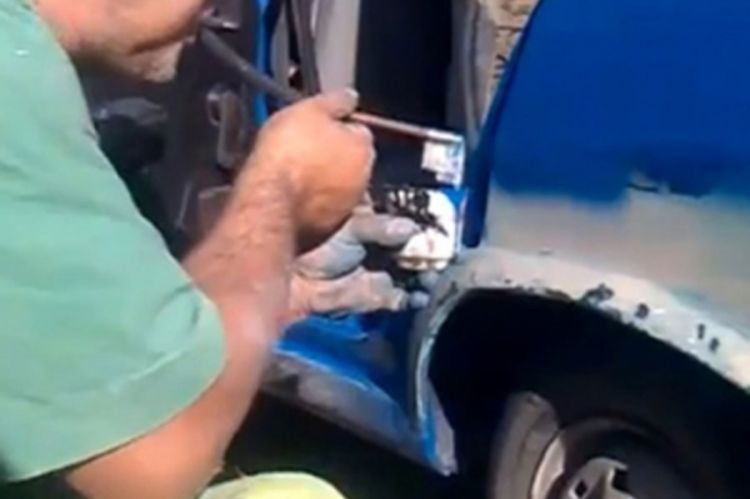 Toliko jednostavno da je genijalno: Farbanje automobila na rumunski način