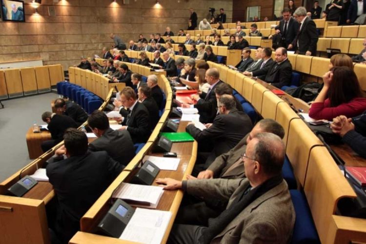 Tihić: Tražićemo poništenje odluka o nepovjerenju Vladi FBiH