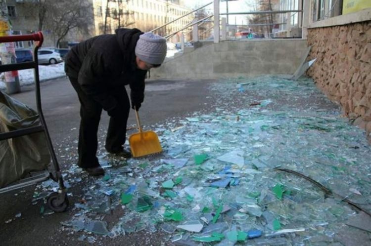 Poslije eksplozije snage 20 atomskih bombi Rusi krpe prozore i šale se