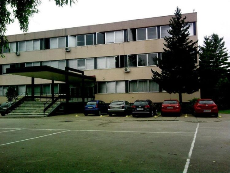 Šokirani đaci i roditelji u Tuzli: Zatvara se škola, useljava fakultet