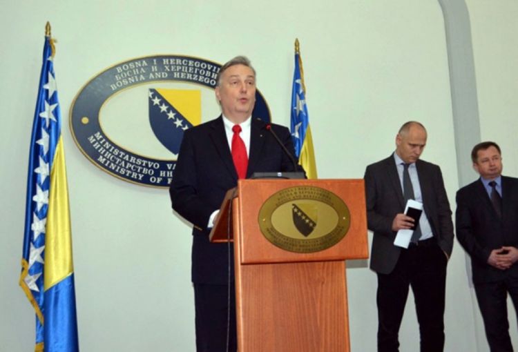 Slijedi lobiranje za putovanje sa ličnom kartom