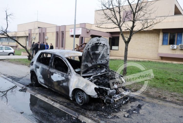 Banjaluka: Izgorio automobil doktora Drage Smiljanića