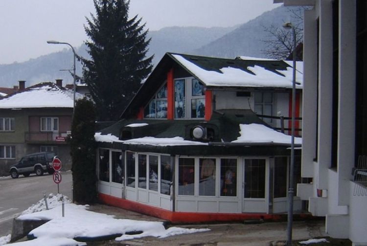 Maloljetnik pokušao da opljačka butik