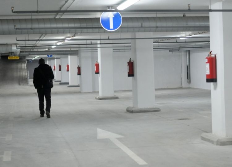 Garaža u Banjaluci zjapi prazna