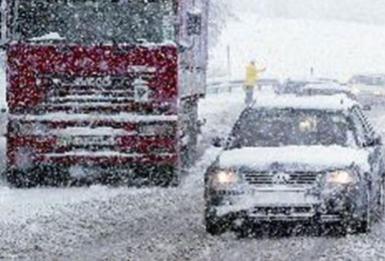 Snijeg prouzrokovao probleme u Austriji: Brojni udesi, letovi kasne