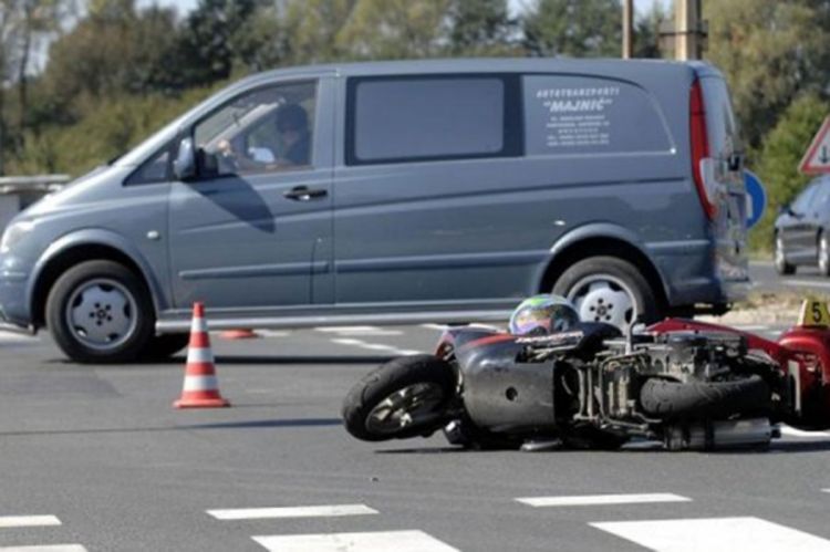 Srbac: Poginuo motociklista