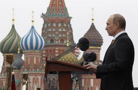 Putin godinu dana od izbora na vrhuncu moći