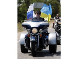 Putinu će pjevati Čorba i Legende