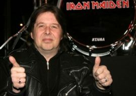 Preminuo Klajv Bur, bubnjar benda Iron Maiden