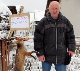 Lija dolijala: Hladnim rukama oko vrata osvetio kokoške