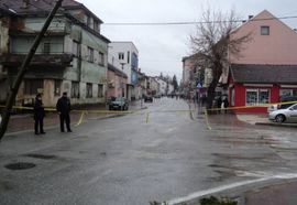 Policajac ranjen u pucnjavi tokom pljačke zlatare u Sanskom Mostu