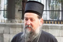 Tvrdi da je žrtva vladike Pahomija: Ljubio me po vratu i pipao po ...