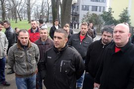 Činove dobili portiri i kafe-kuvari?