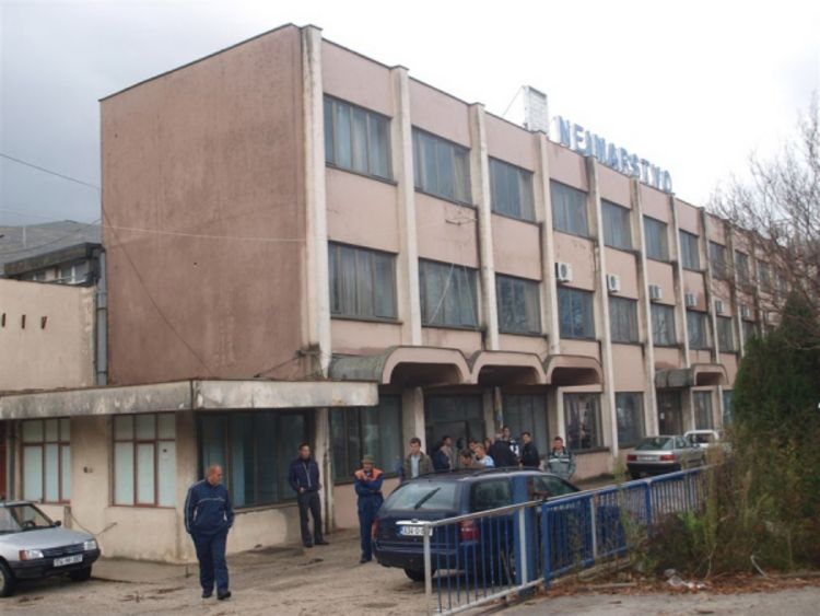 "Neimarstvo" na ivici stečaja
