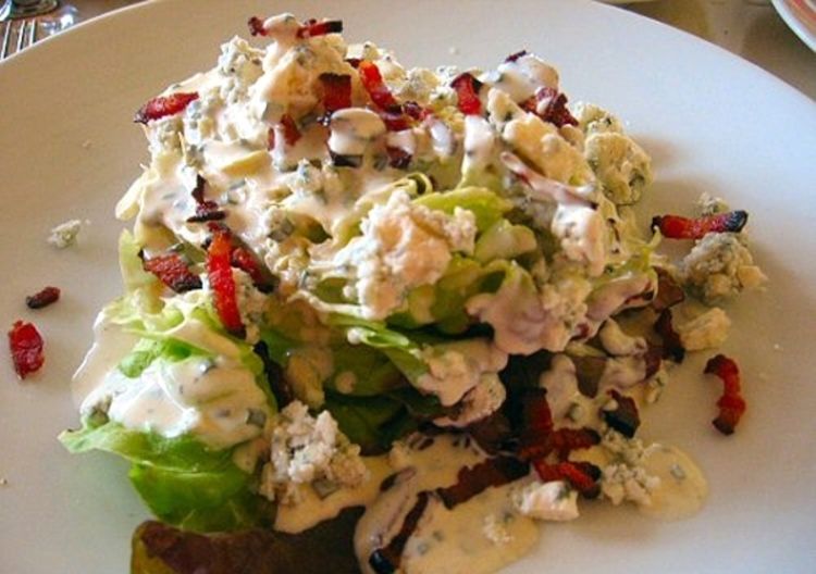 Salata sa mladim sirom