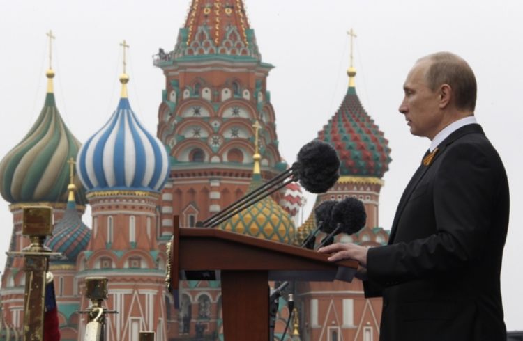 Putin godinu dana od izbora na vrhuncu moći