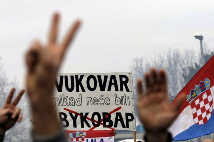 Dvojezične ploče u Vukovaru do majskih izbora